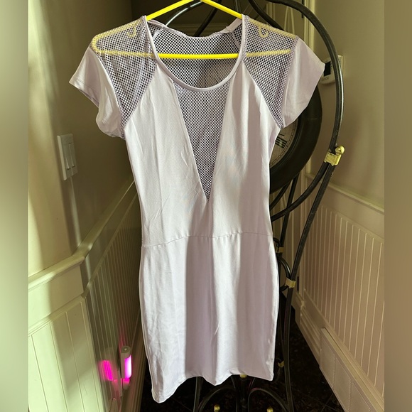 Woman’s dress - Picture 1 of 5